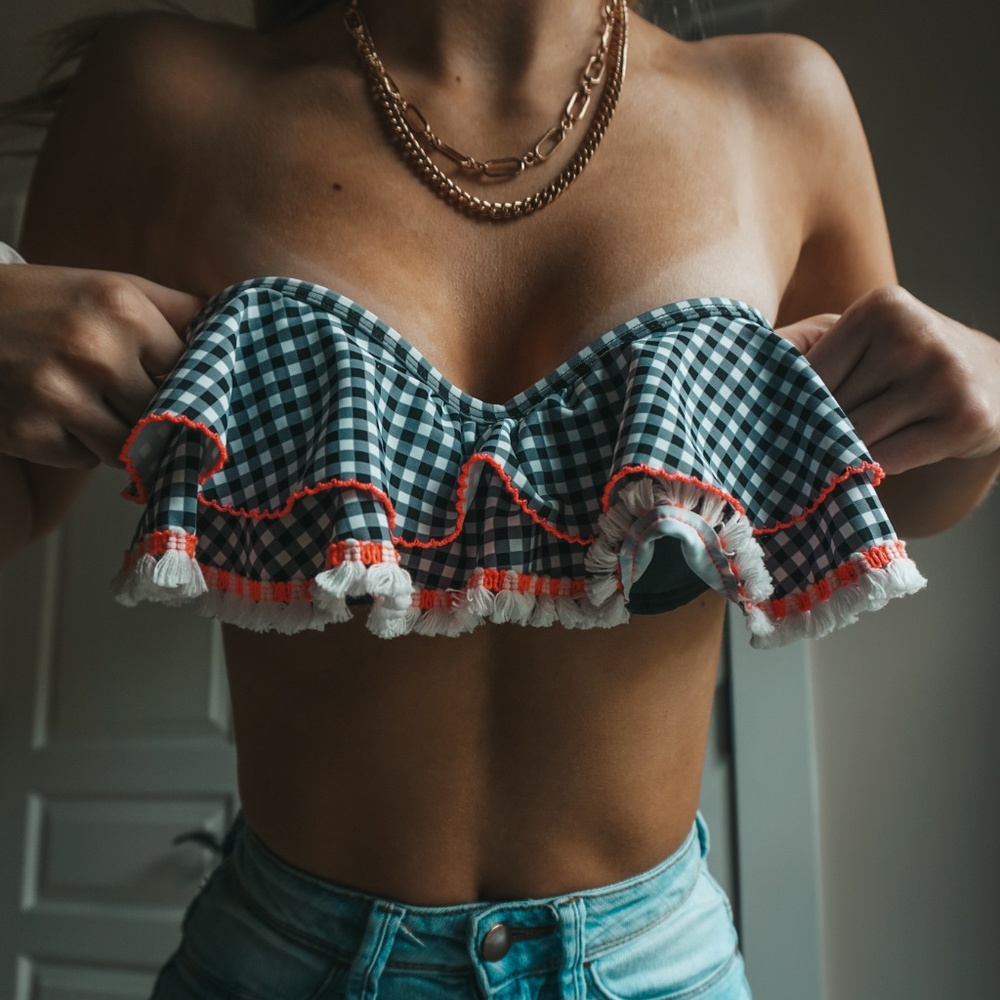 ⭐Strapless frilled gingham tube top